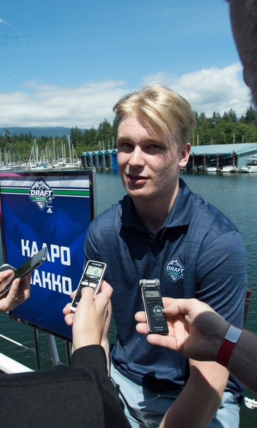 Kakko ready for answer if he's No. 1 or No. 2 in NHL draft